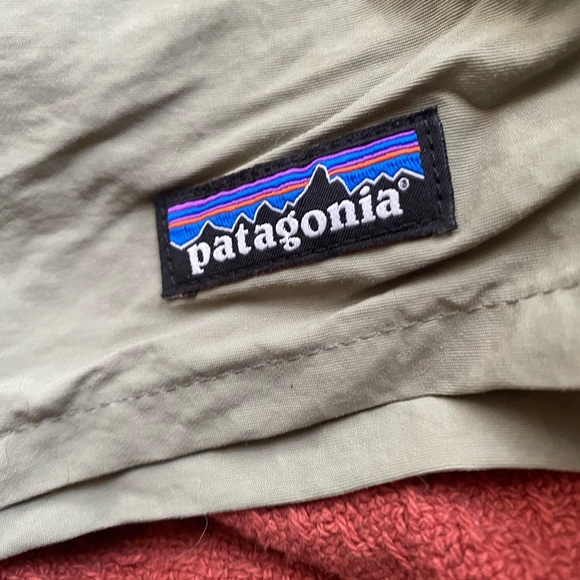 Patagonia Women's olive Baggies - Picture 3 of 6